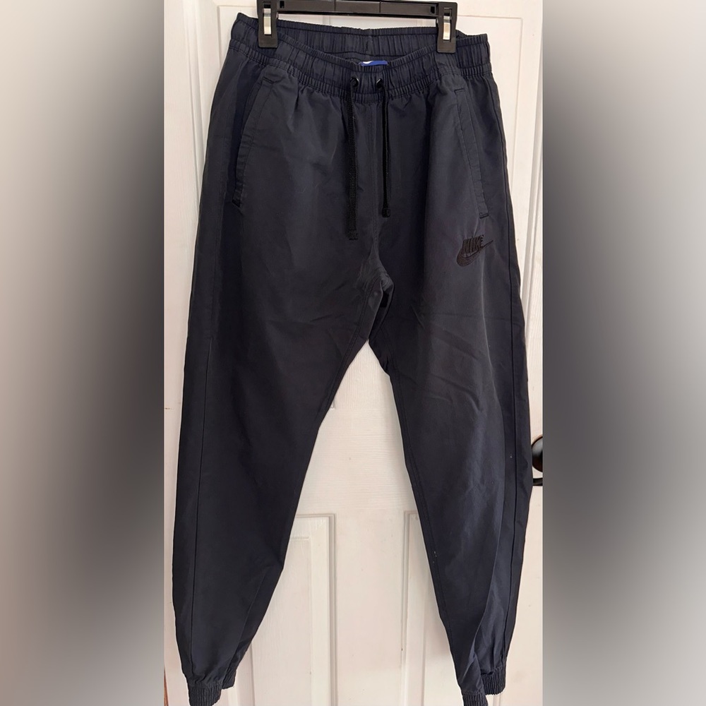 Nike Men's charcoal Joggers